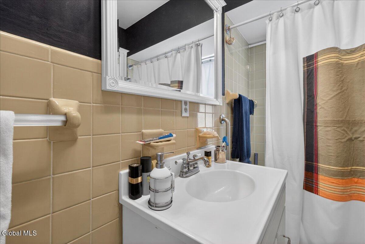 2 Selden Street Schenectady NY 12304