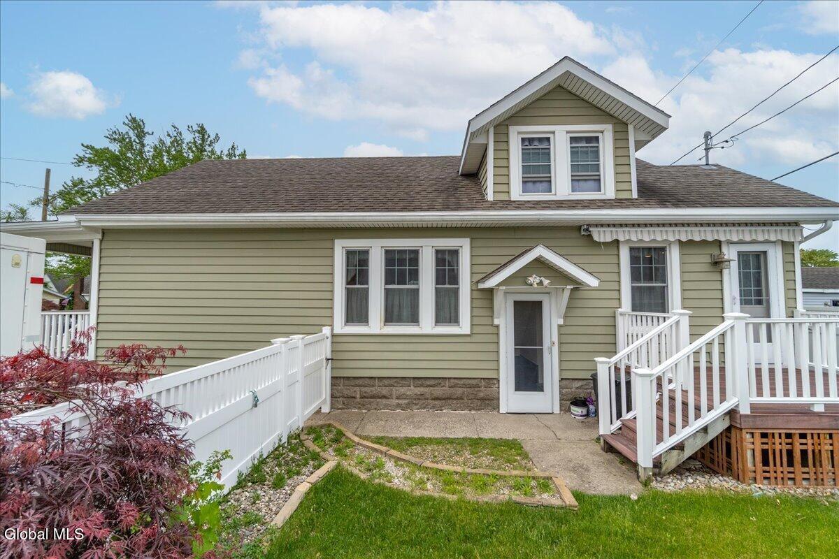 2 Selden Street Schenectady NY 12304
