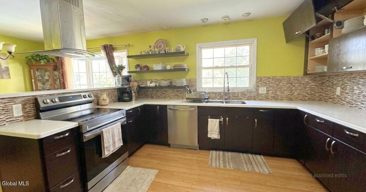 20 Danielwood Drive Loudonville NY 12211