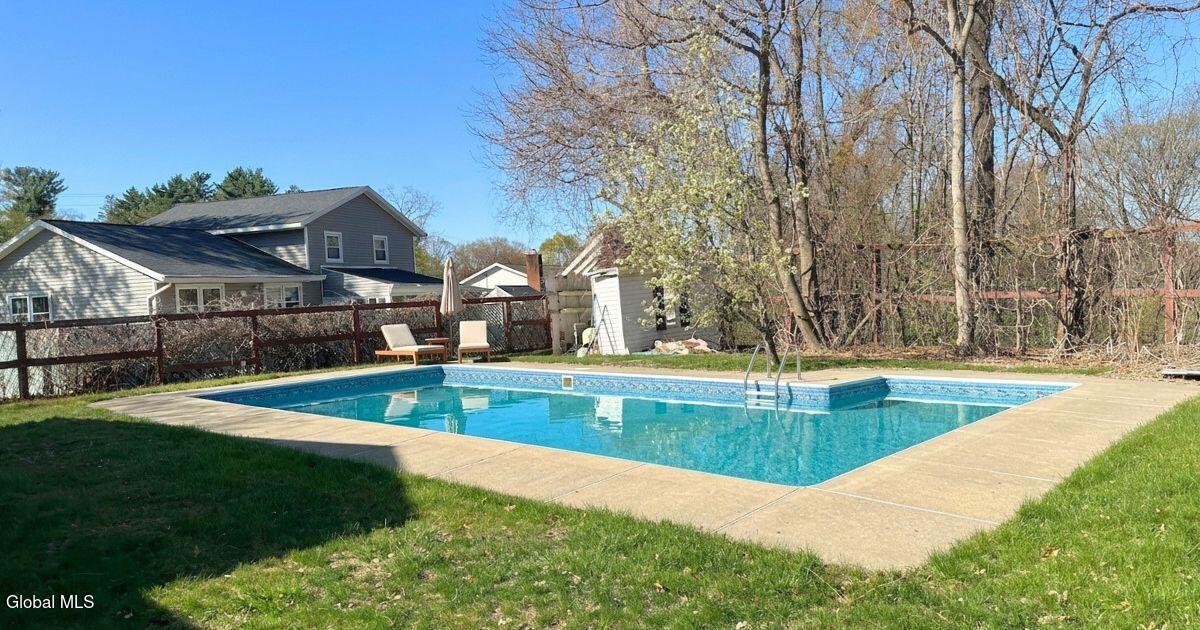 20 Danielwood Drive Loudonville NY 12211