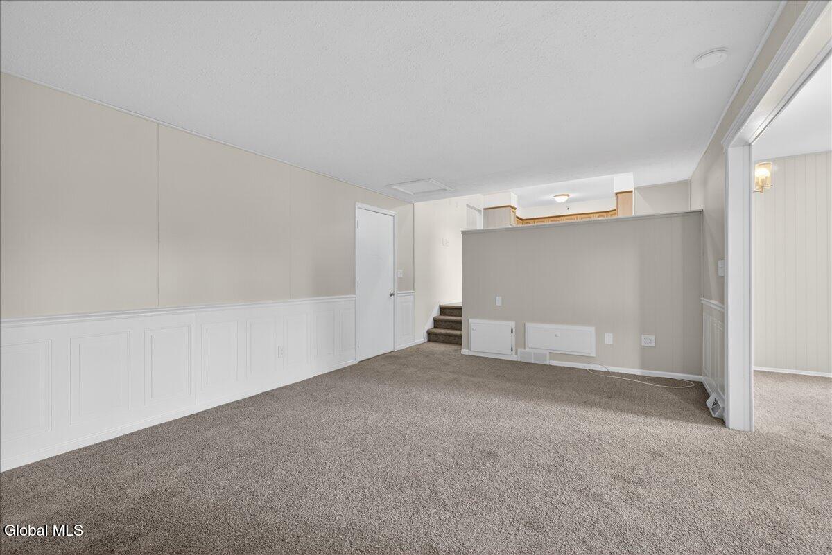 12 Winifred Drive Albany NY 12205