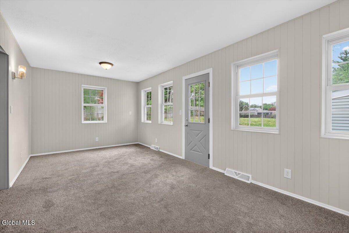 12 Winifred Drive Albany NY 12205