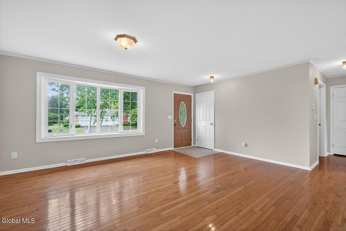 12 Winifred Drive Albany NY 12205