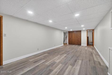 12 Winifred Drive Albany NY 12205