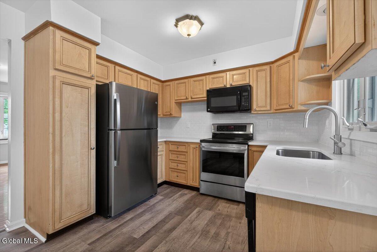 12 Winifred Drive Albany NY 12205