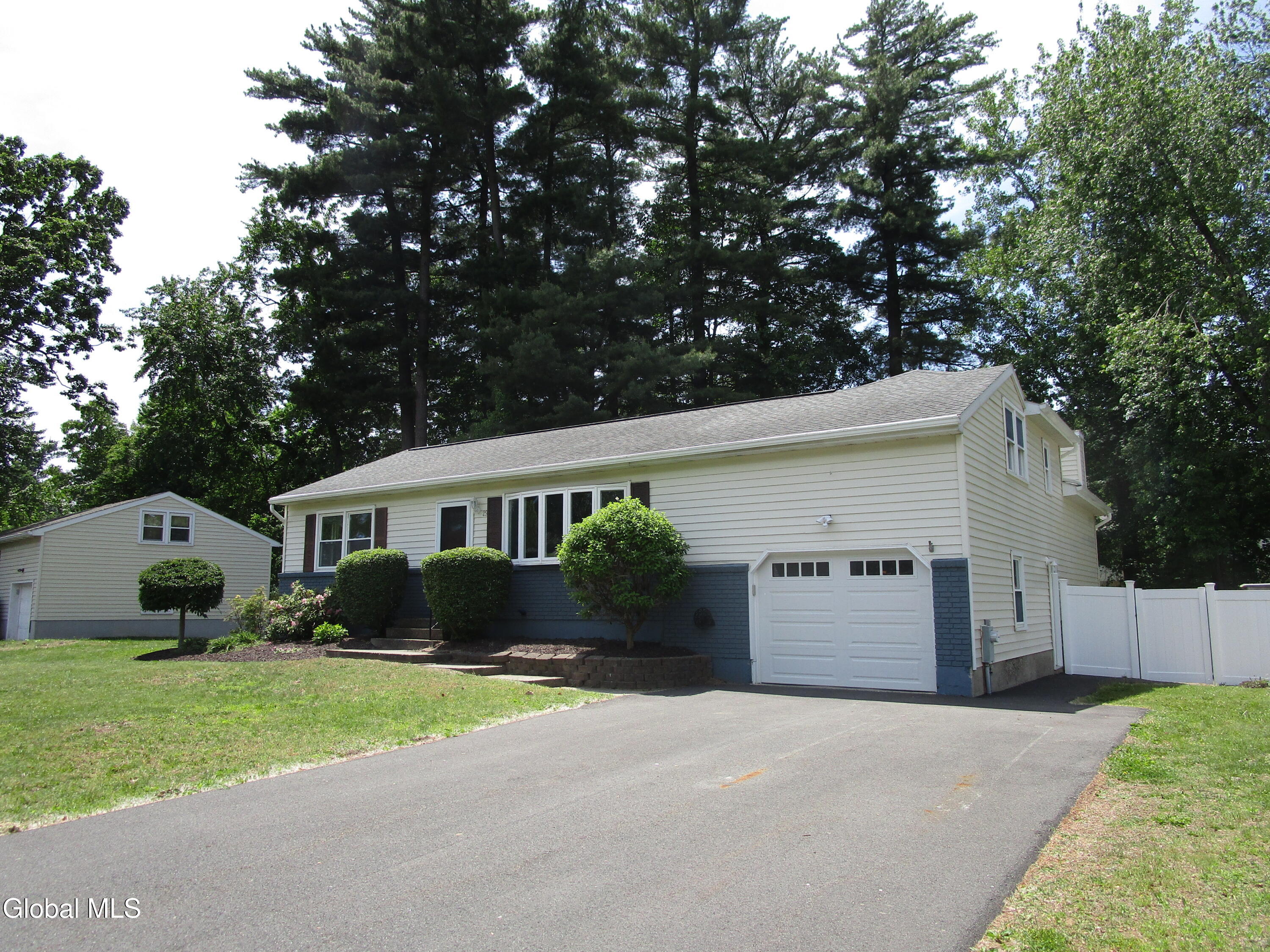 29 Garling Drive Latham NY 12205