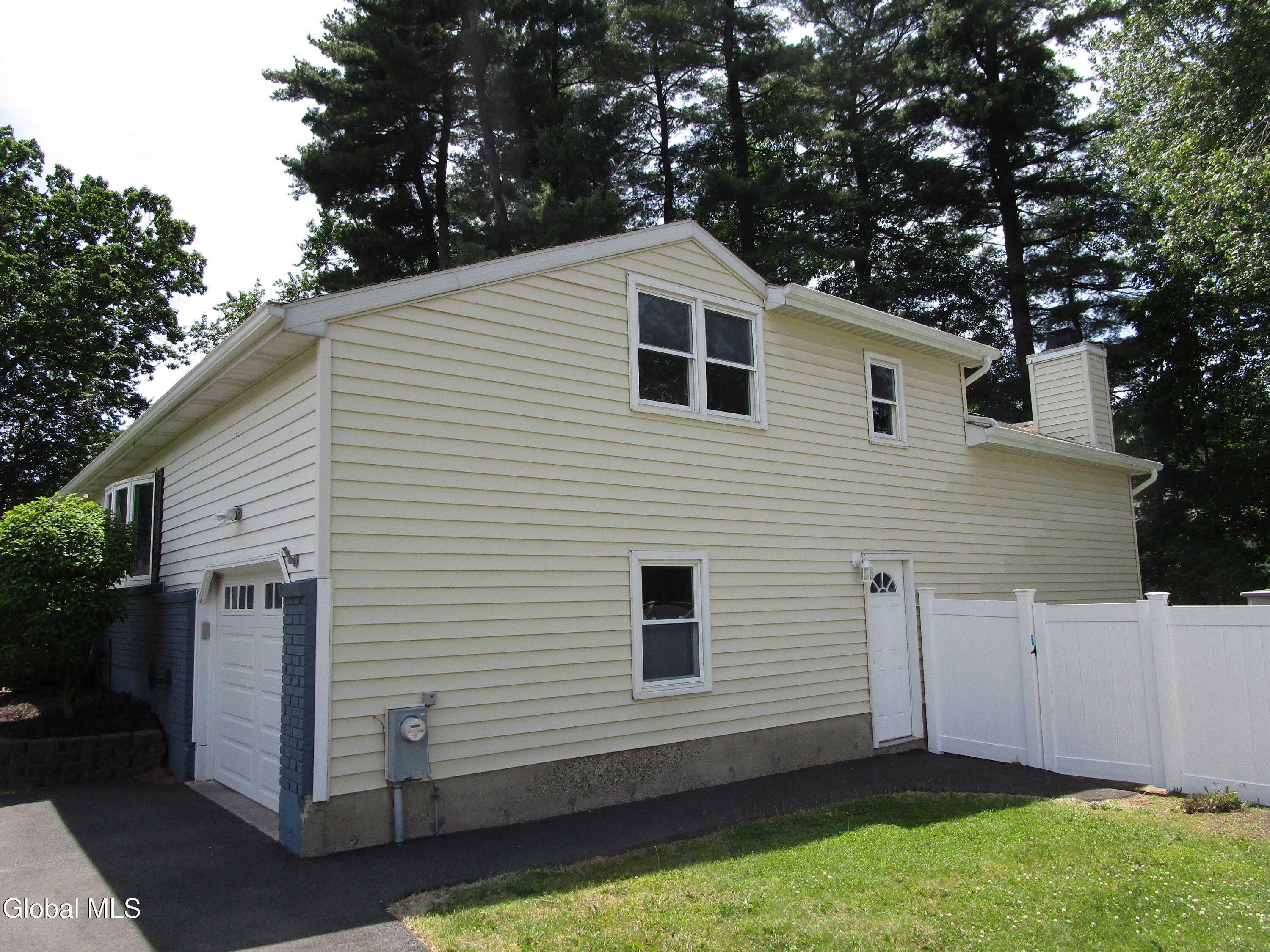 29 Garling Drive Latham NY 12205