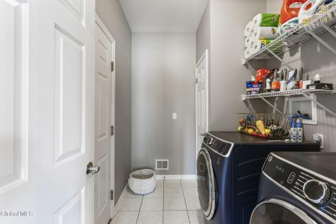381 Doctor Shaw Road Slingerlands NY 12159