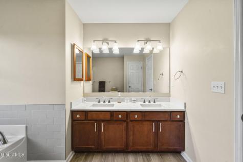 381 Doctor Shaw Road Slingerlands NY 12159