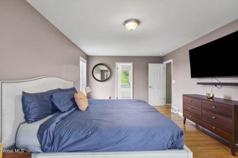381 Doctor Shaw Road Slingerlands NY 12159