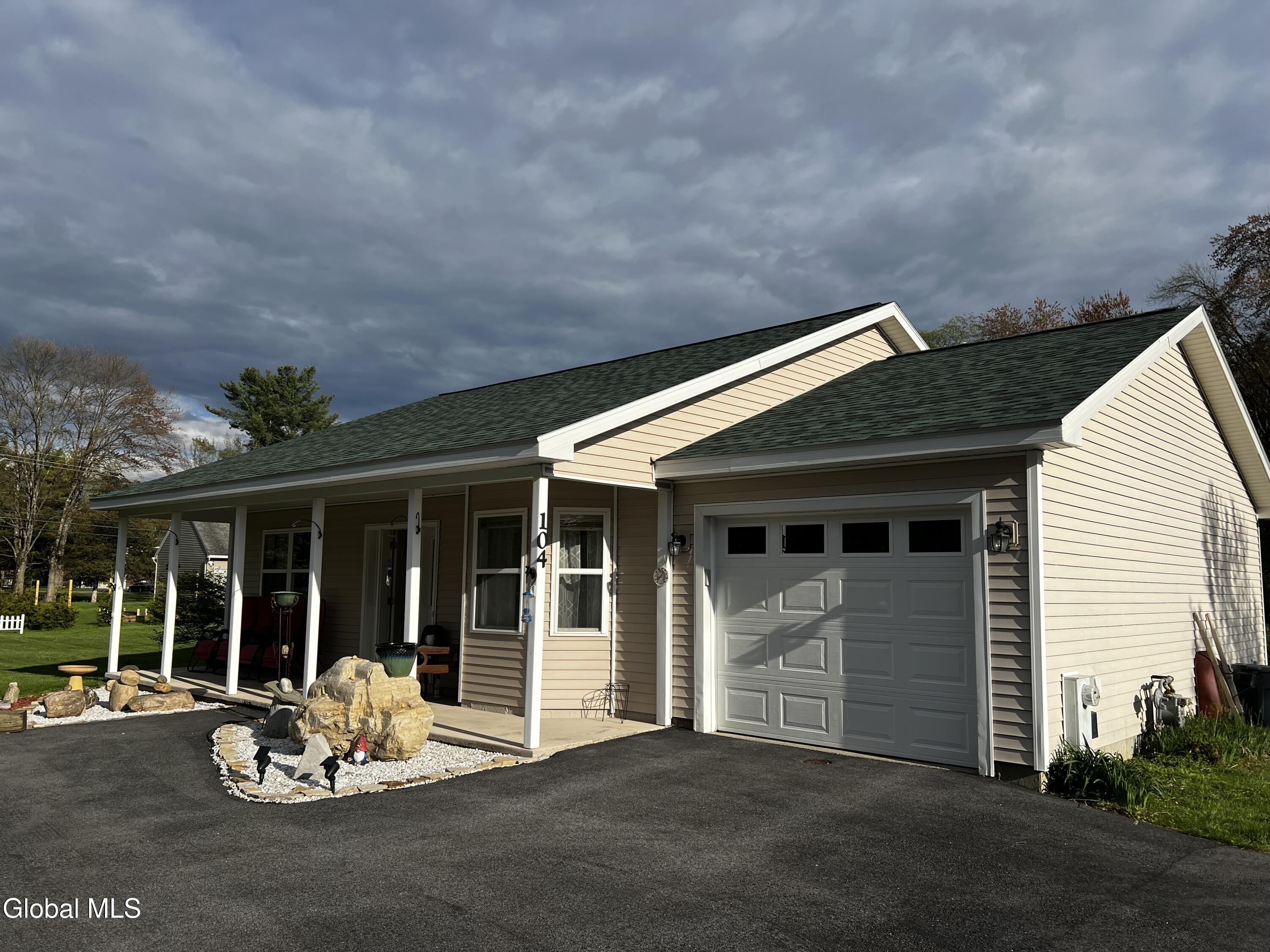 104 Cronin Road Queensbury NY 12804