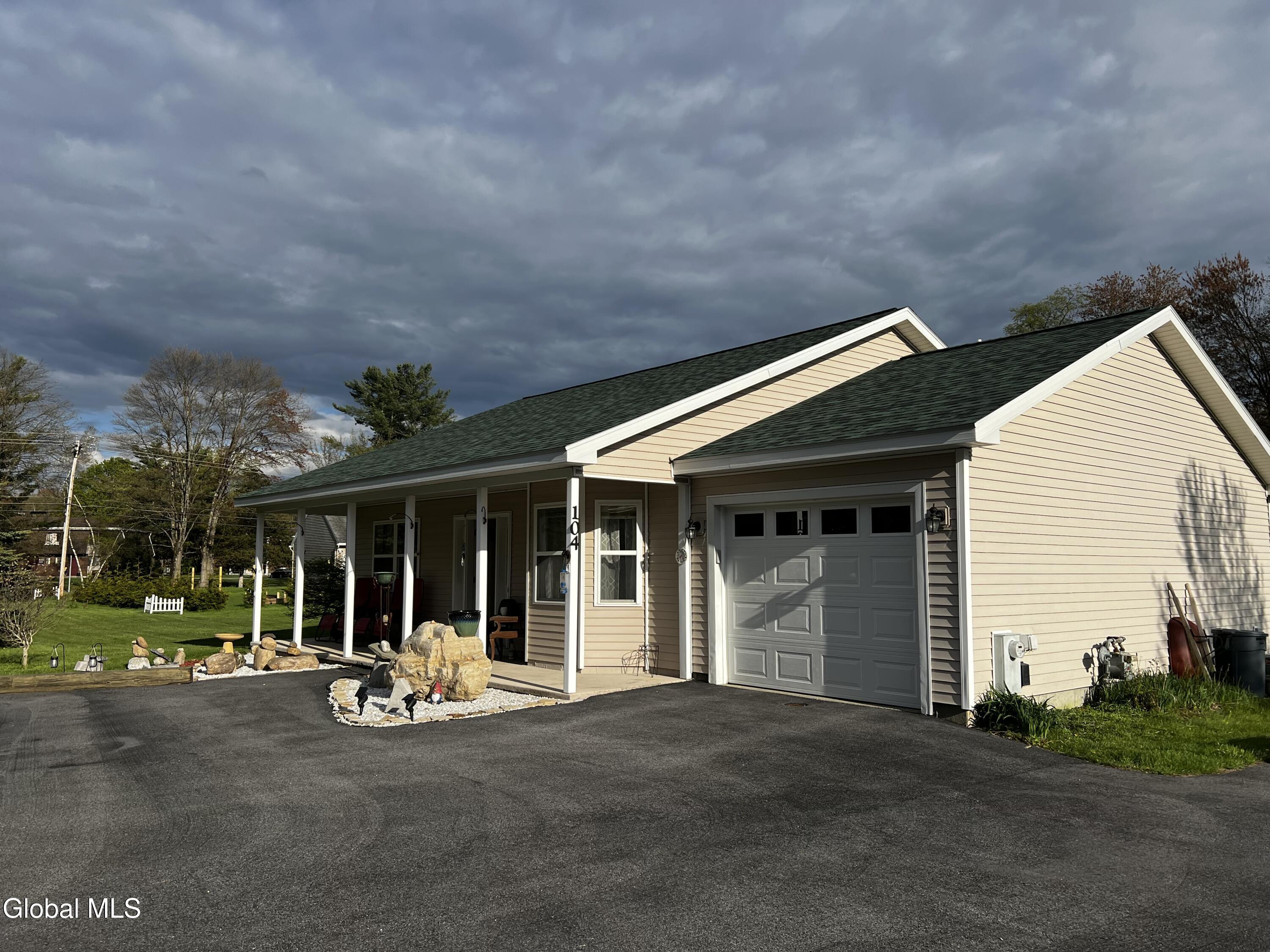 104 Cronin Road Queensbury NY 12804