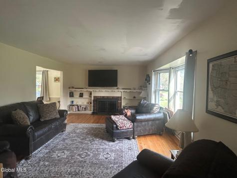 2155 Orchard Park Drive Niskayuna NY 12309