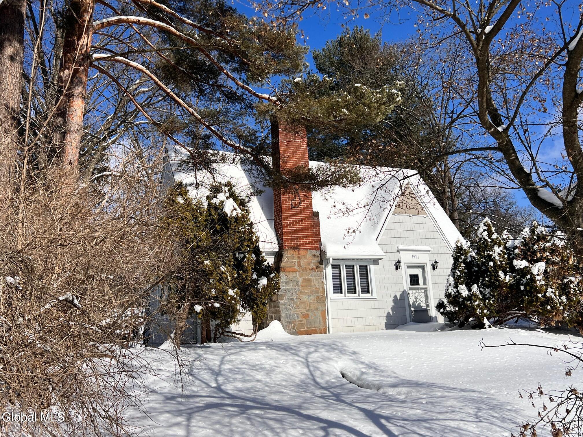 1971 Nott Street Niskayuna NY 12309