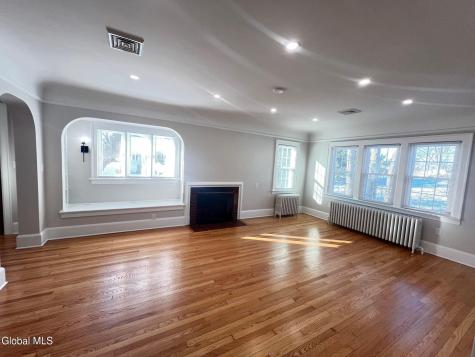 1971 Nott Street Niskayuna NY 12309