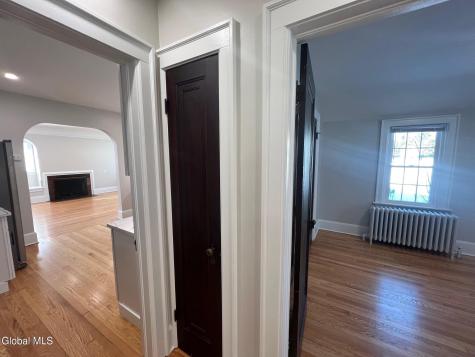 1971 Nott Street Niskayuna NY 12309