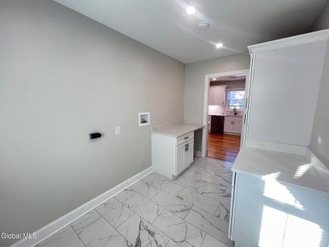 1971 Nott Street Niskayuna NY 12309