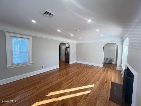 1971 Nott Street Niskayuna NY 12309