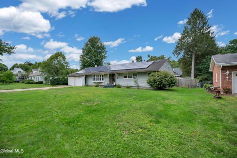 26 Fort Amherst Road Queensbury NY 12804