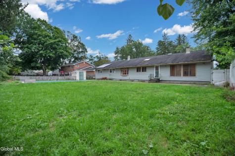 26 Fort Amherst Road Queensbury NY 12804
