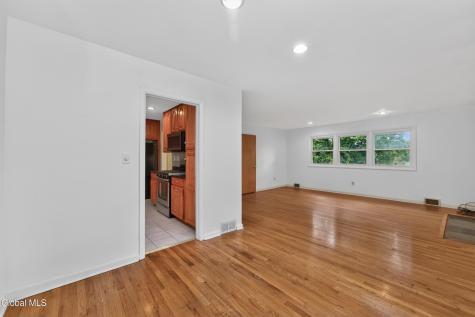 1082 Cornelius Avenue Niskayuna NY 12309