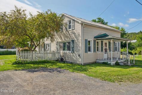 122 School Street Schoharie NY 12157