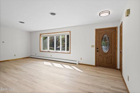 26 Appletree Lane Clifton Park NY 12065