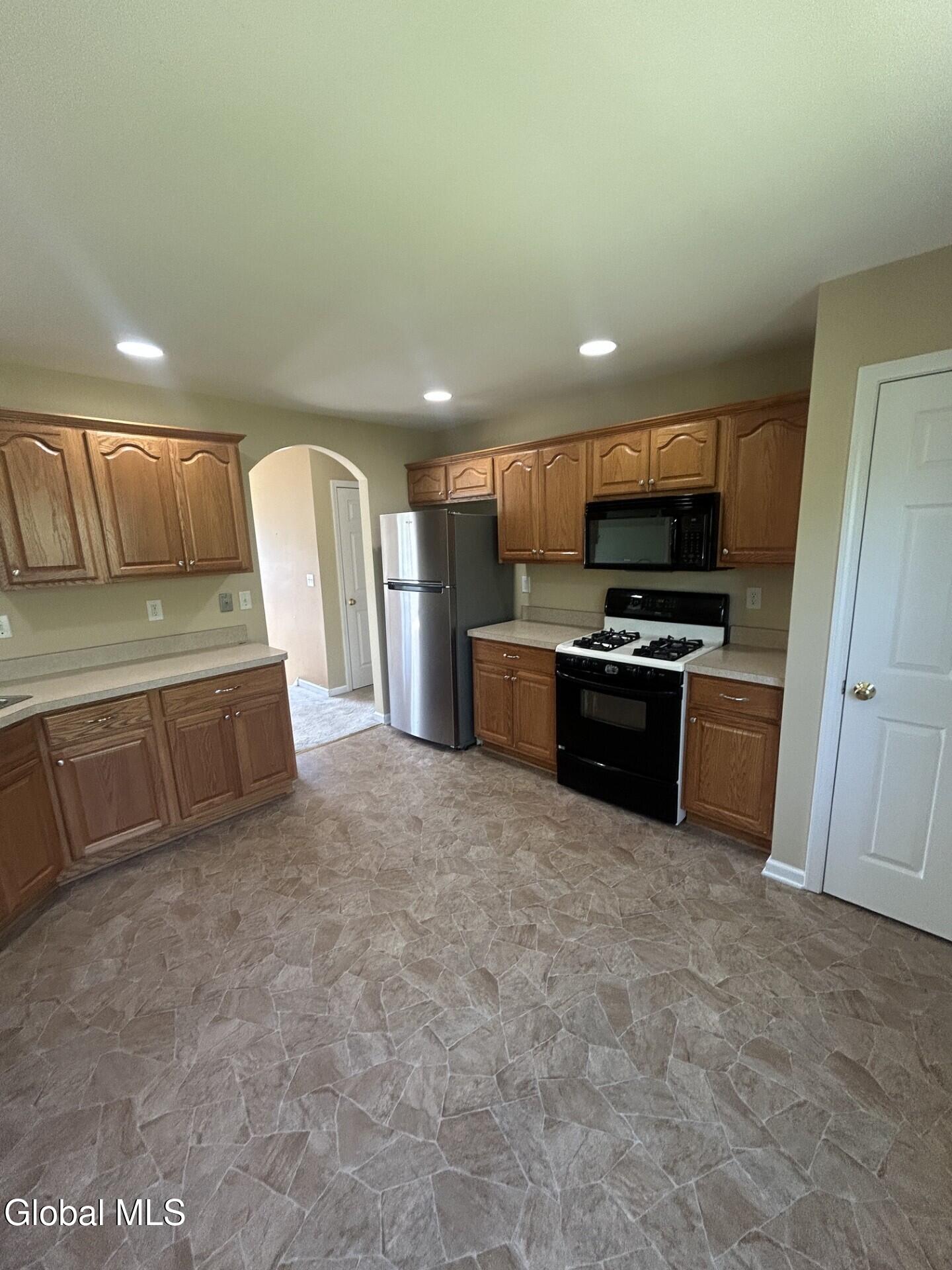 3909 Albany Street Schenectady NY 12304