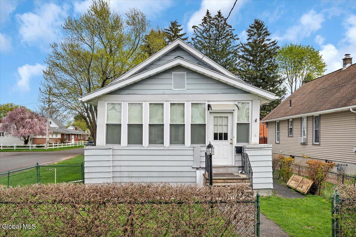 1636 9th Avenue Watervliet NY 12189