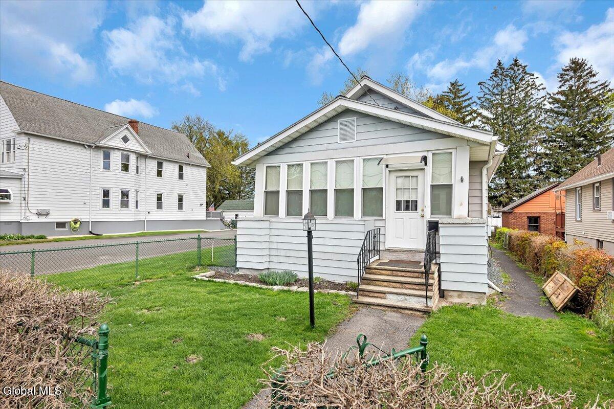 1636 9th Avenue Watervliet NY 12189