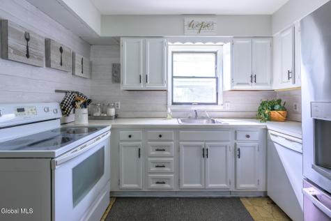 23 Gaffney Lane Kinderhook NY 12106
