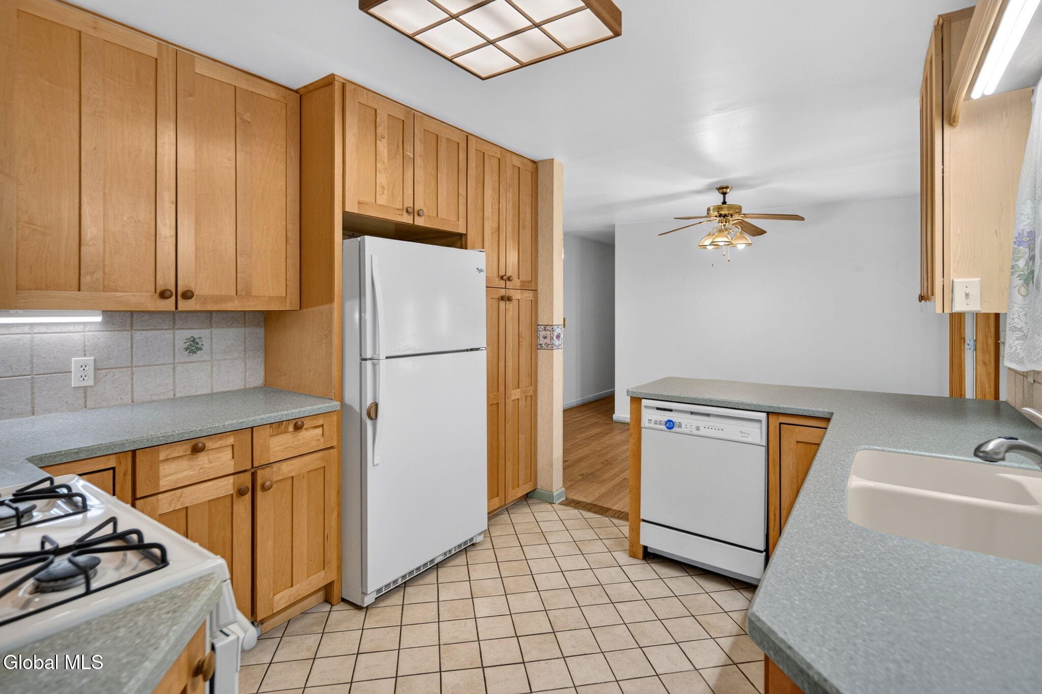 843 Warner Road Niskayuna NY 12309