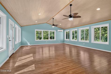 843 Warner Road Niskayuna NY 12309