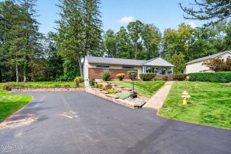 843 Warner Road Niskayuna NY 12309