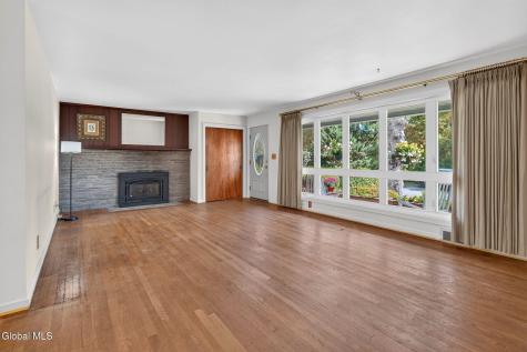 843 Warner Road Niskayuna NY 12309