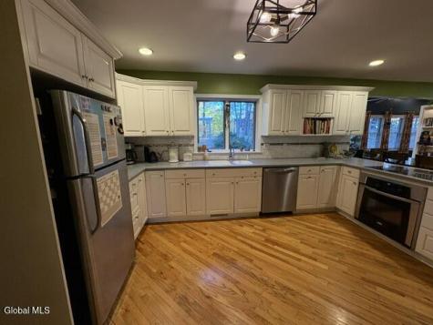 22 Thoroughbred Way Clifton Park NY 12065