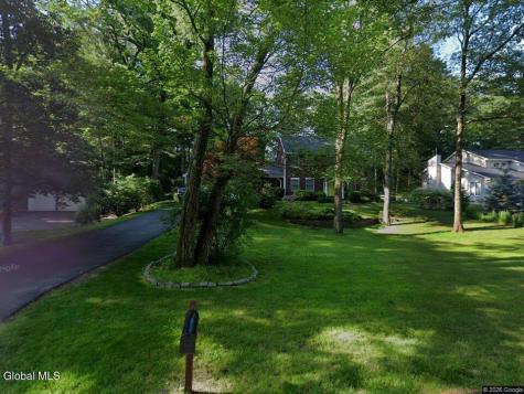 22 Thoroughbred Way Clifton Park NY 12065