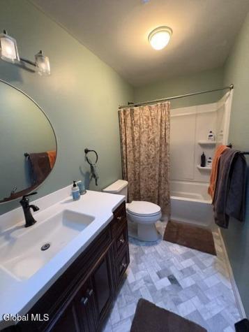 22 Thoroughbred Way Clifton Park NY 12065