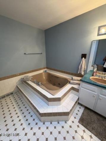 22 Thoroughbred Way Clifton Park NY 12065