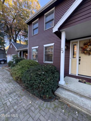 22 Thoroughbred Way Clifton Park NY 12065