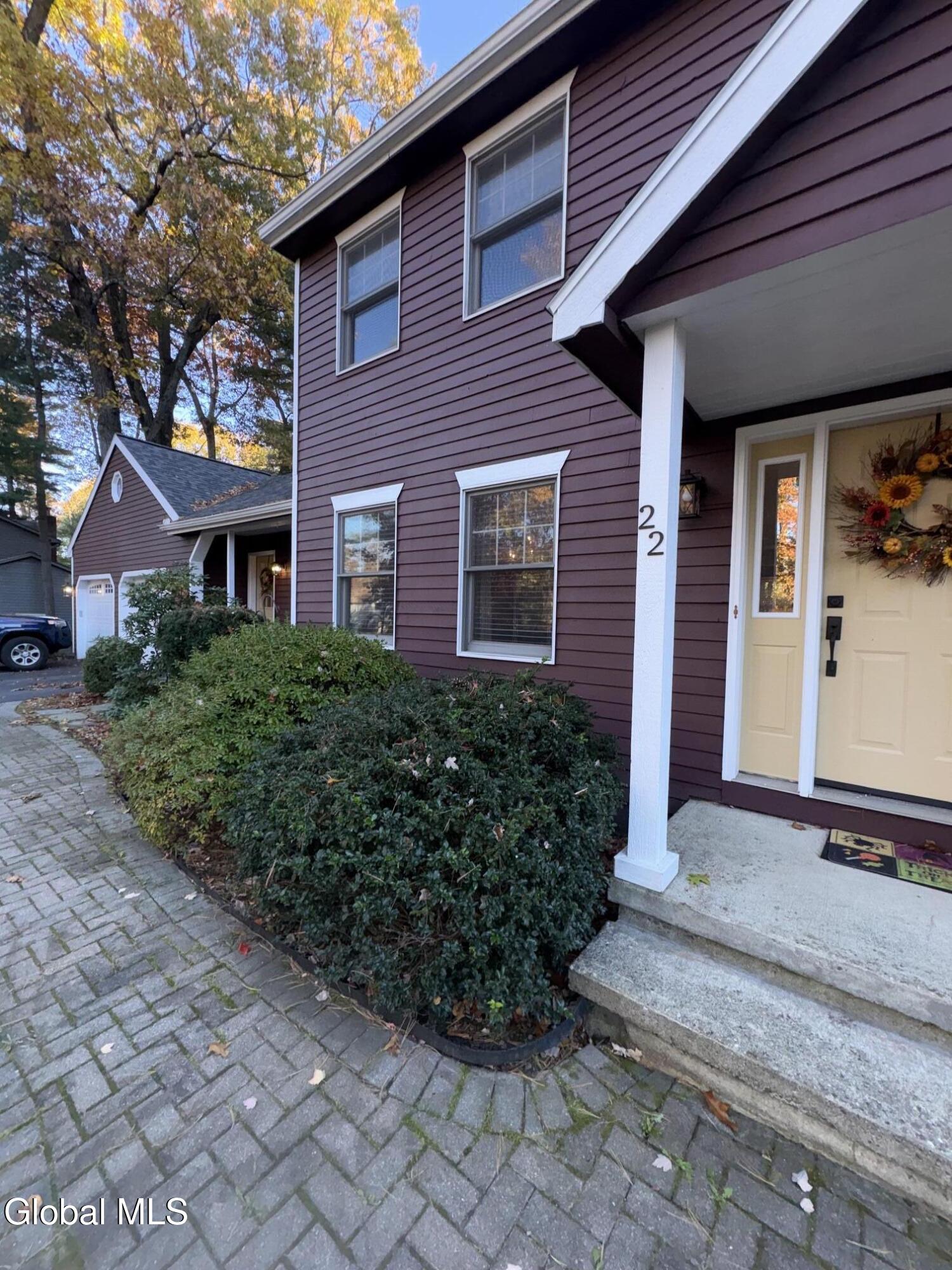 22 Thoroughbred Way Clifton Park NY 12065