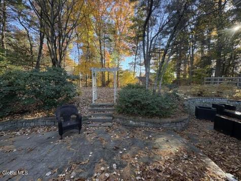 22 Thoroughbred Way Clifton Park NY 12065