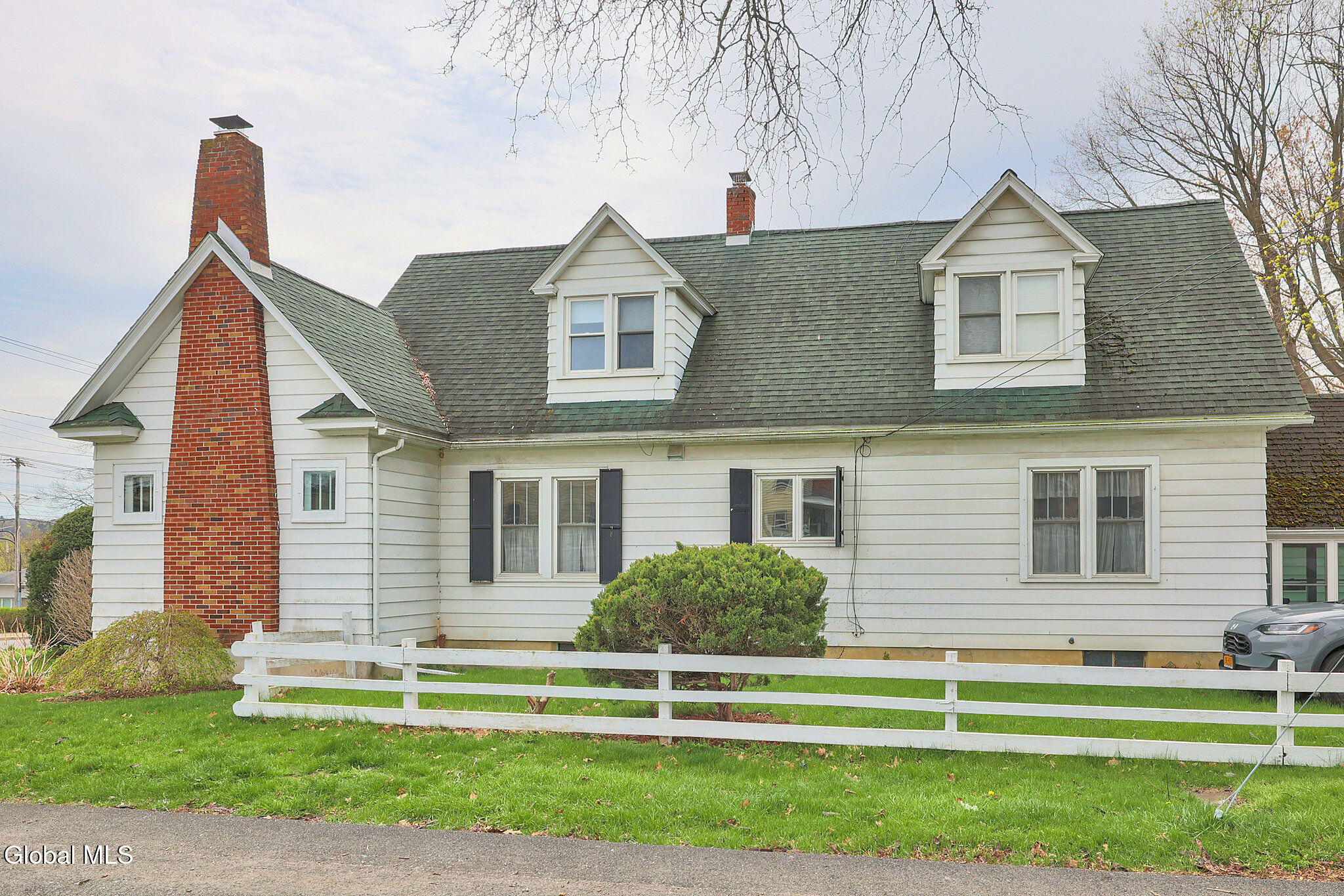 9 6th Street Waterford NY 12188