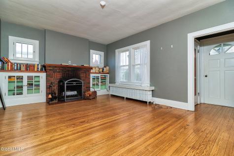 9 6th Street Waterford NY 12188