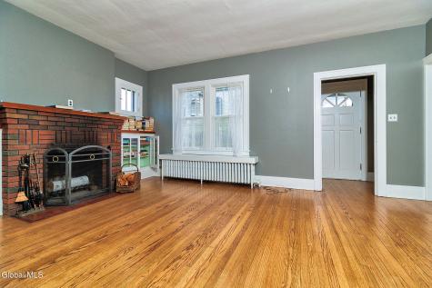 9 6th Street Waterford NY 12188