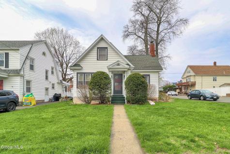 9 6th Street Waterford NY 12188