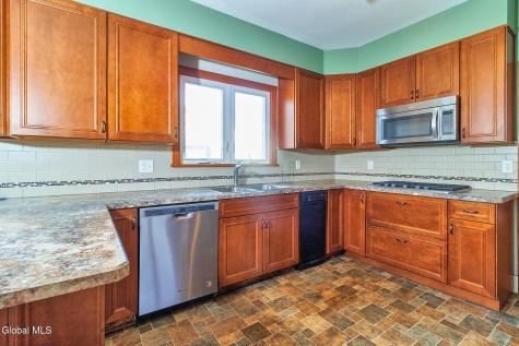 9 6th Street Waterford NY 12188