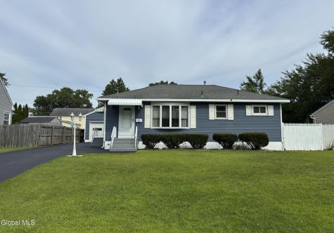 21 Huckleberry Lane Albany NY 12205