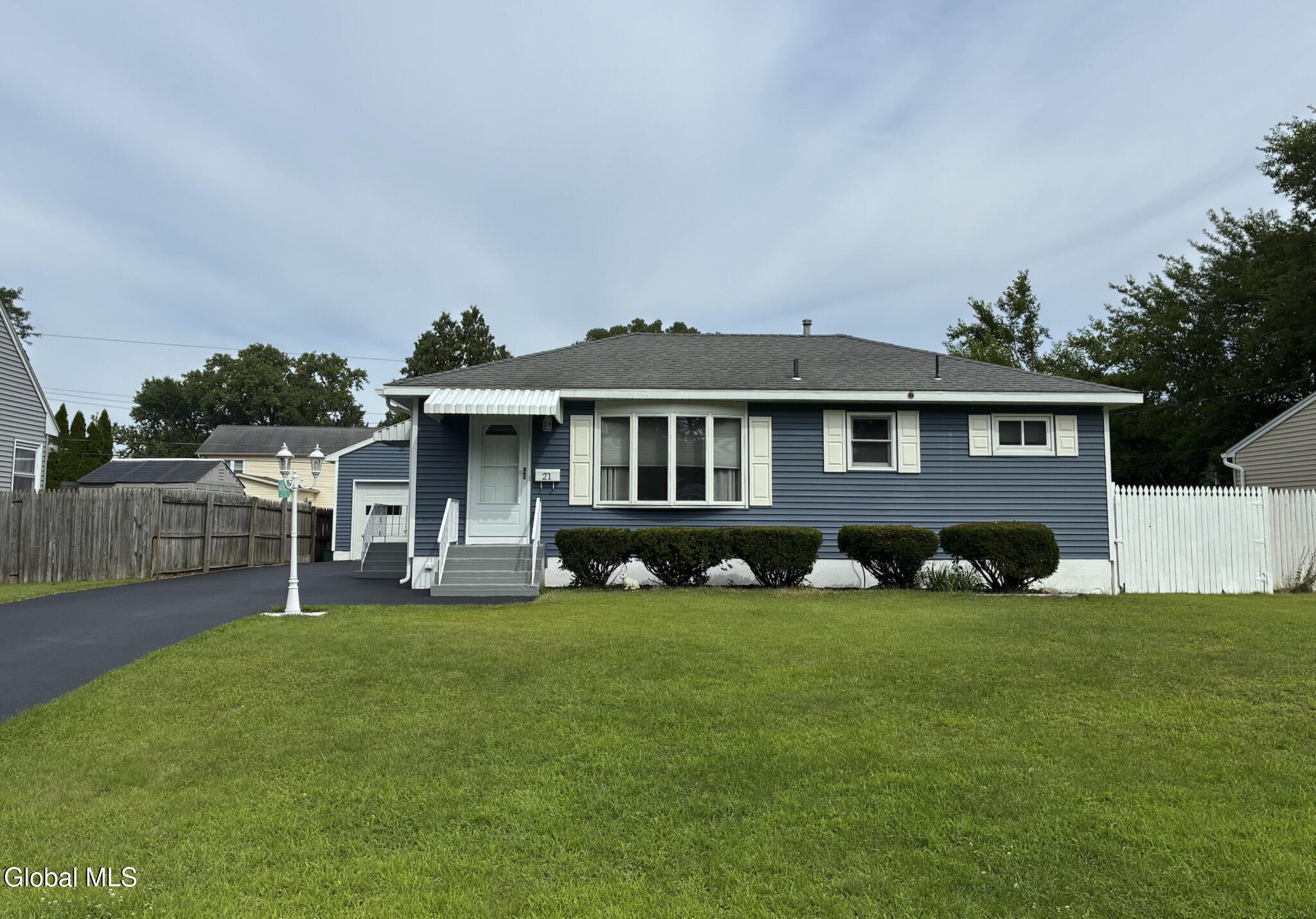 21 Huckleberry Lane Albany NY 12205