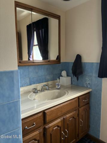 21 Huckleberry Lane Albany NY 12205